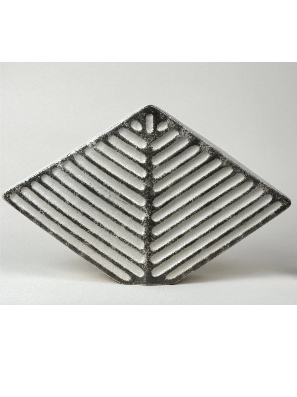 Japanese Ikebana vase Geometric Leaf Ceramic Trivet - Black & White